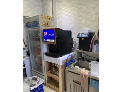 可樂(lè)氣瓶+可樂(lè)糖漿+省氣可樂(lè)機(jī)特價(jià)